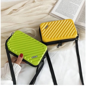 斜紋硬殼包防水隨身小包洗漱包斜揹拉鏈收納包