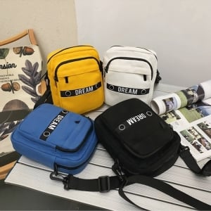 休閒街頭百搭斜背小方包