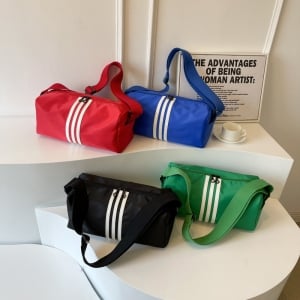 運動百搭大容量休閒肩斜背包