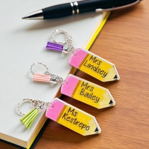 可愛鉛筆圖案壓克力鑰匙圈