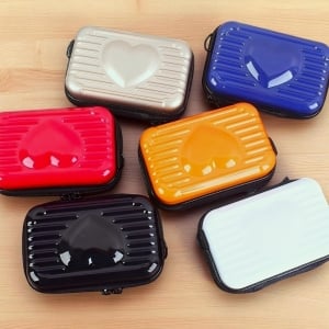 愛心條紋硬殼化妝收納包