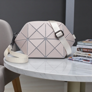 時尚菱格拼接小手拿包