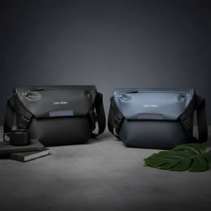 大容量多功能防潑水中性斜背側背包